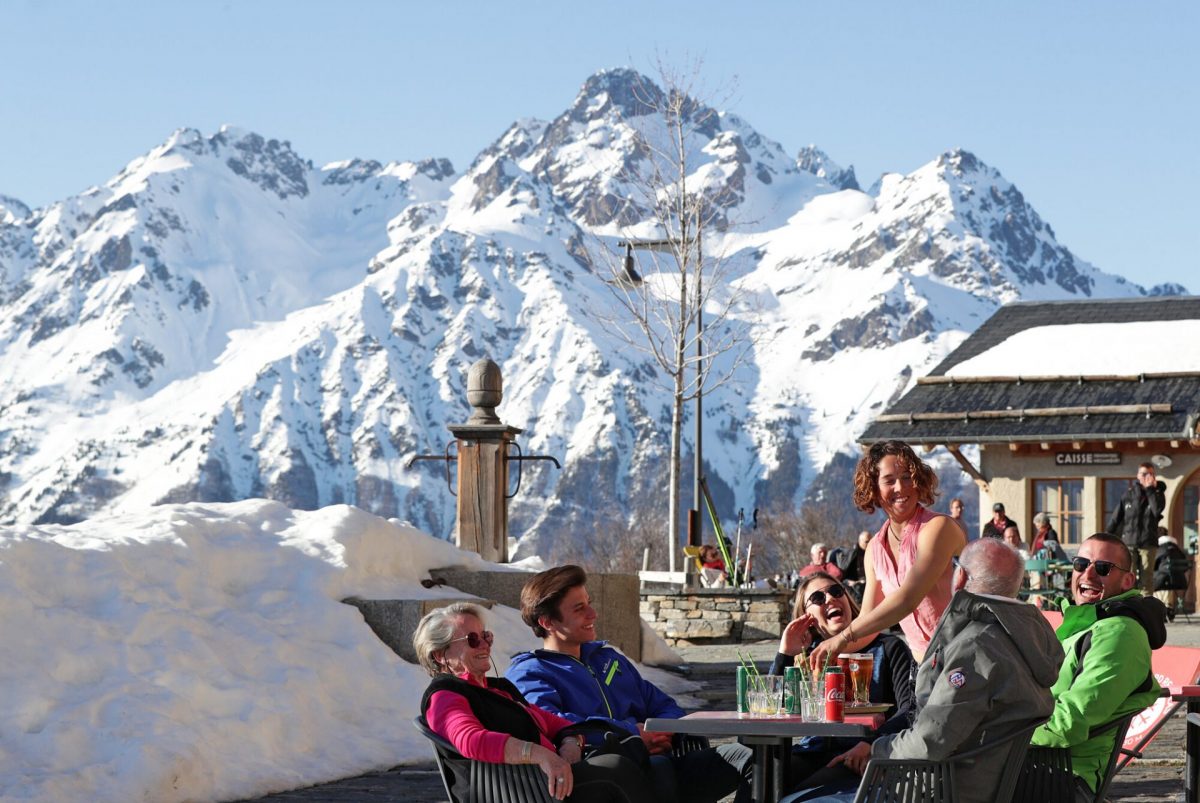 Après ski sur la place du village